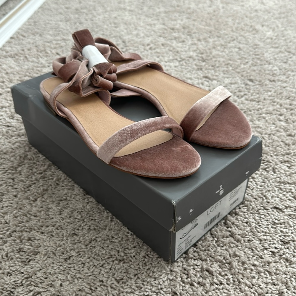 NIB Loft Hazy Peony Velvet Sandal Sz 7.5